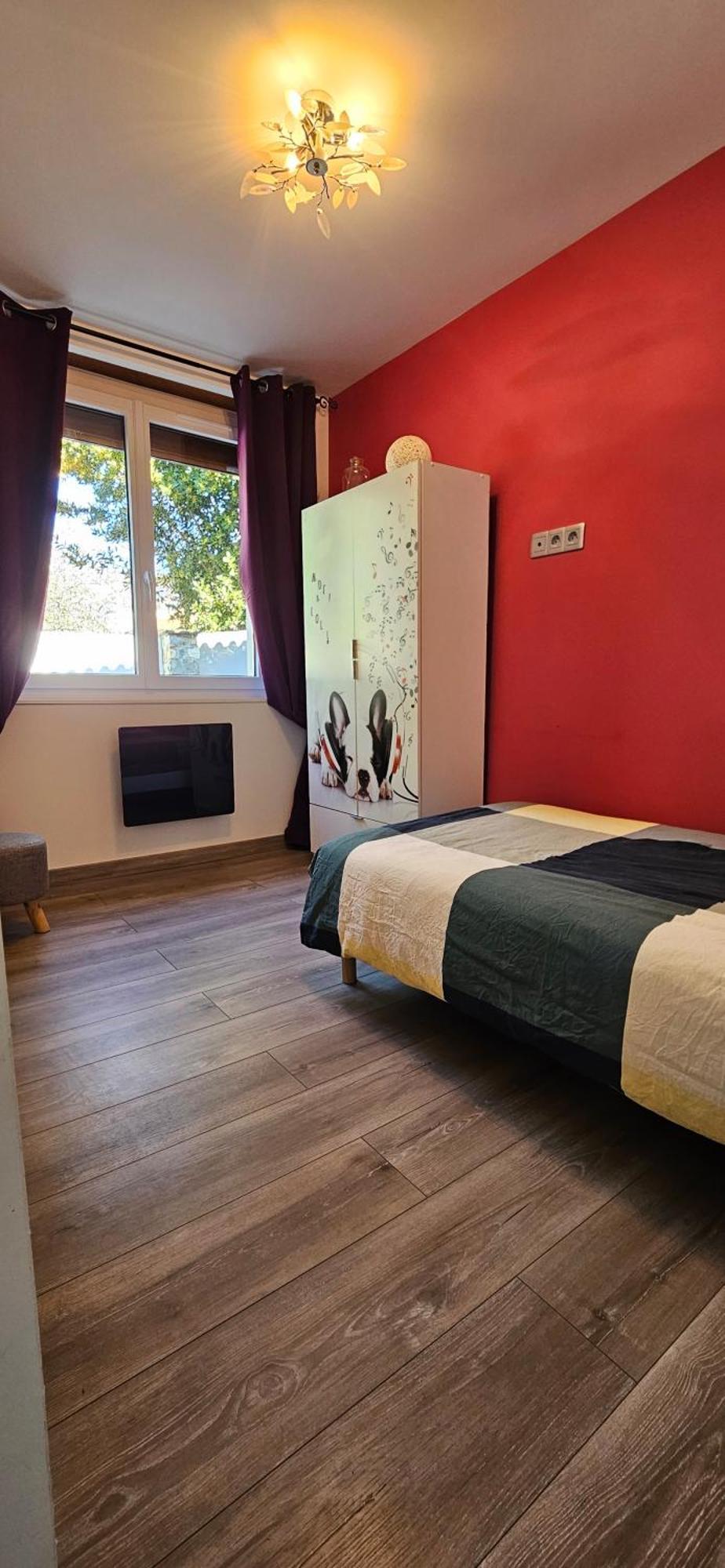 2 Centre Apartment *